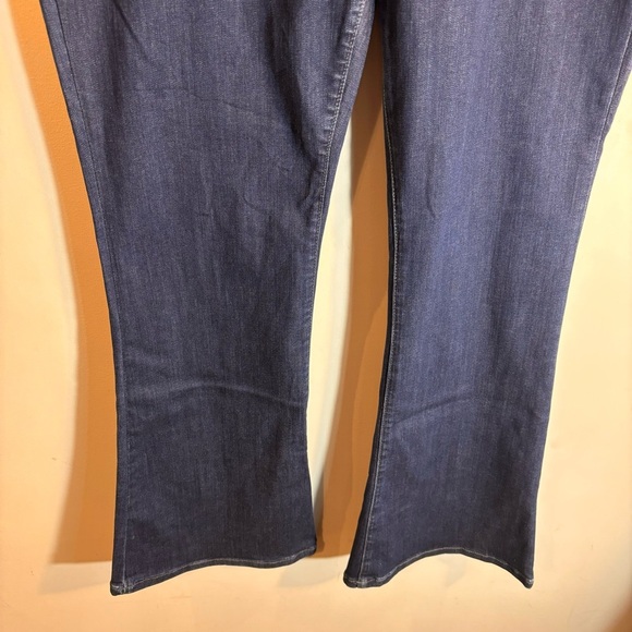 BANANA REPUBLIC Sz 33 High Rise Flare Mid-Wash Jeans Stretchy Comfort - Picture 4 of 13